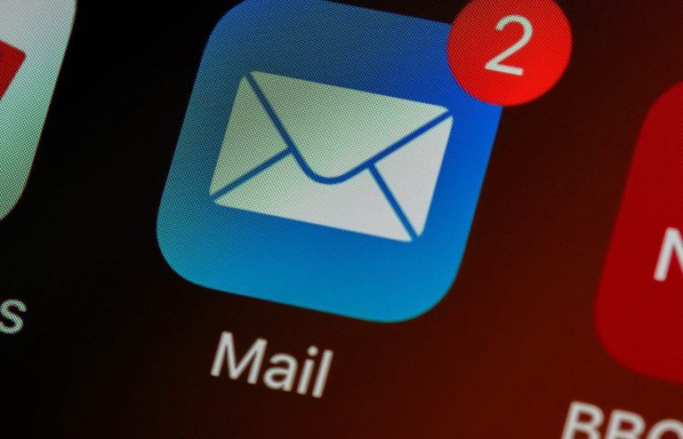 Mail app logo med 2 notifikationer